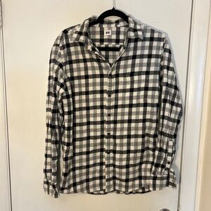 Uniqlo plaid button down shirt